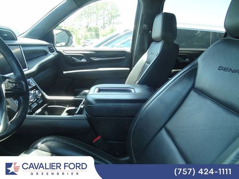 Used 2022 GMC Yukon XL Denali AWD/4WD image 8