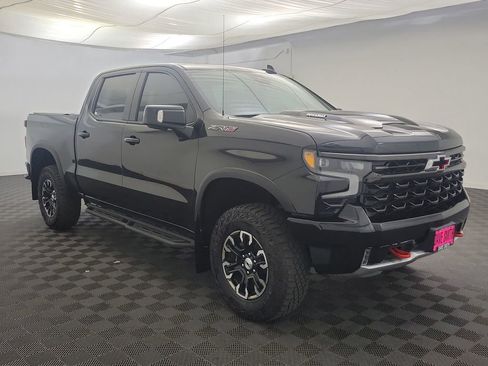 Used 2024 Chevrolet Silverado 1500 ZR2 w/ Technology Package image 6