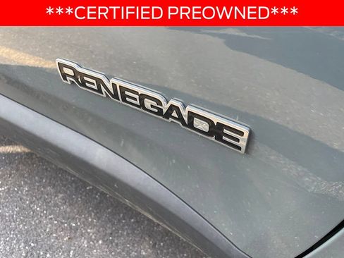 Used 2018 Jeep Renegade Latitude w/ Cold Weather Group AWD/4WD image 3
