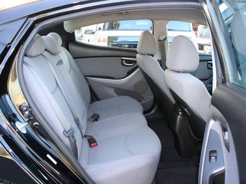 Used 2016 Hyundai Elantra SE w/ Option Group 02 FWD image 21