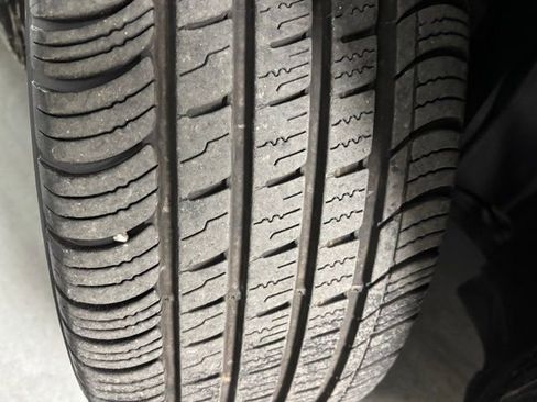 Used 2017 Ford Fusion SE FWD image 28