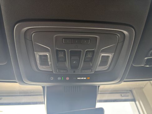 Used 2025 Chevrolet Silverado 1500 High Country image 19