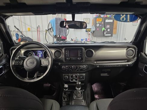 Used 2018 Jeep Wrangler Unlimited Sport S image 17