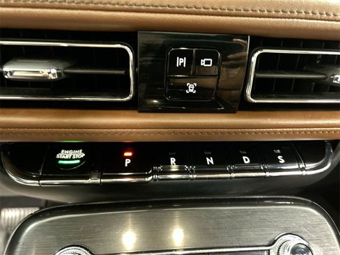 Used 2022 Lincoln Nautilus Reserve w/ Equipment Group 202A image 18