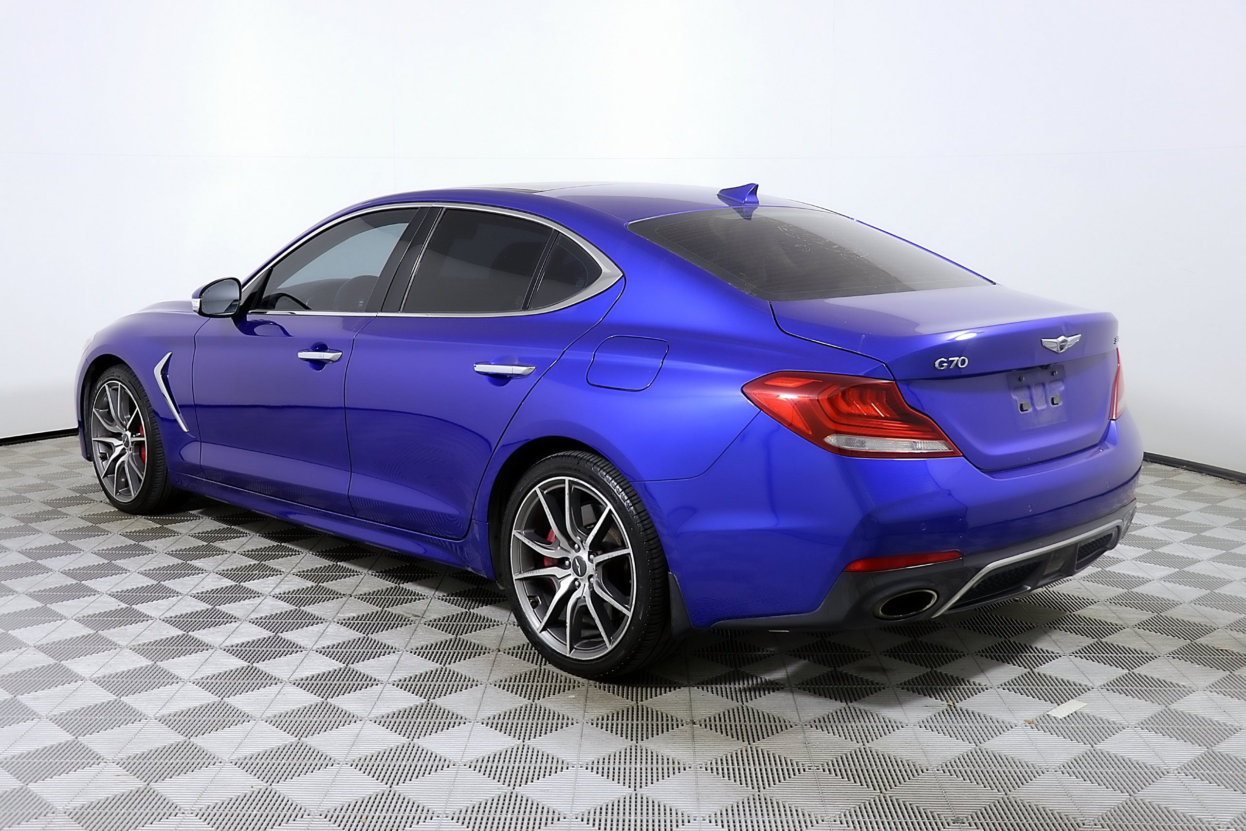 Used 2019 Genesis G70 3.3T Advanced w/ Elite Package RWD image 9