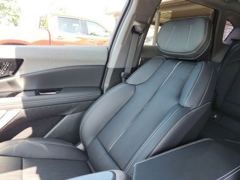 New 2025 Cadillac Optiq Luxury 2 image 19