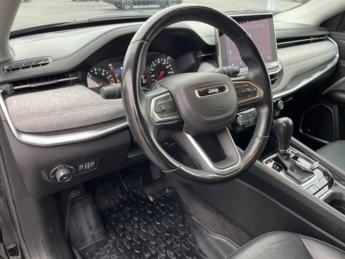 Used 2022 Jeep Compass Latitude w/ Sun and Sound Group image 2