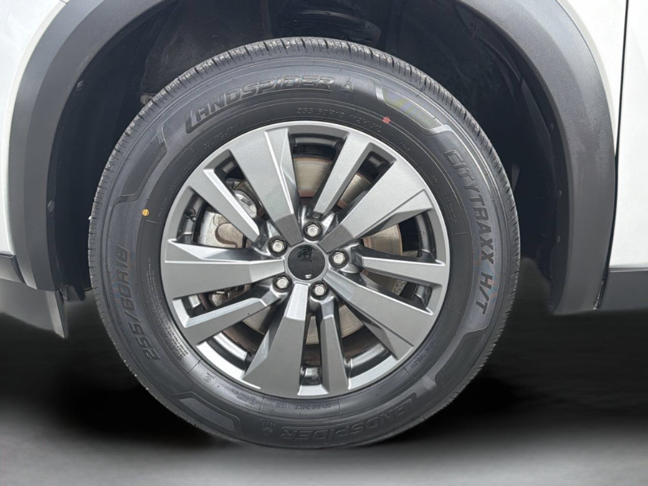 Used 2024 Nissan Pathfinder SV FWD image 33