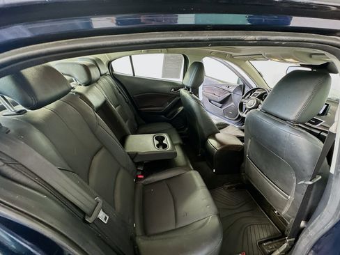 Used 2018 MAZDA MAZDA3 Grand Touring w/ Premium Equipment Package FWD image 28