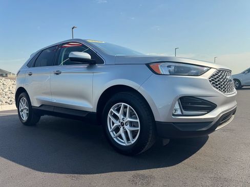 Used 2024 Ford Edge SEL w/ Convenience Package AWD/4WD image 3