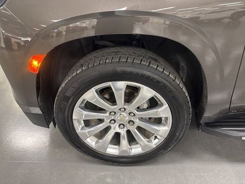 Used 2021 Chevrolet Tahoe Premier w/ Premium Package image 42