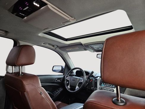 Used 2019 Chevrolet Suburban Premier w/ Premier Plus Edition AWD/4WD image 39