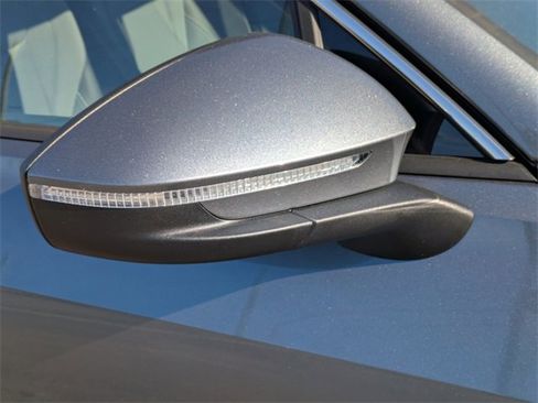 New 2026 Volkswagen Tiguan SE image 12