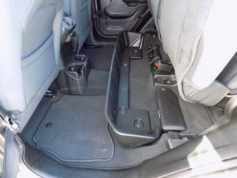 Certified 2024 Jeep Gladiator Sport image 29