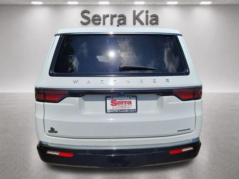 Used 2024 Jeep Wagoneer Series II w/ Flexible Seating Group AWD/4WD image 5