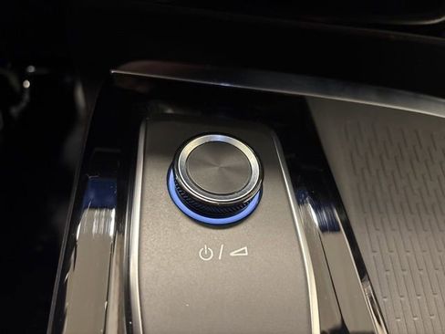 Used 2025 Buick Enclave Sport Touring image 24