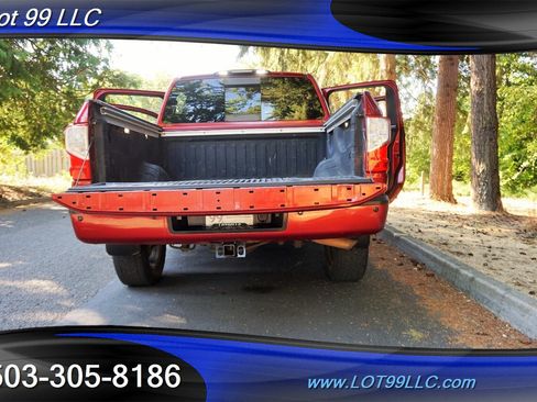 Used 2017 Nissan Titan SL image 31