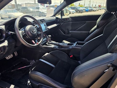 Used 2023 Toyota GR86 Premium w/ ALL Weather Mat Package (TMS) RWD image 9