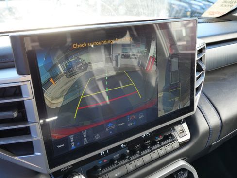 Used 2025 Toyota Tundra Platinum image 32