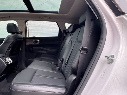 Used 2023 Kia Sorento S w/ Panoramic Sunroof Package AWD/4WD image 31