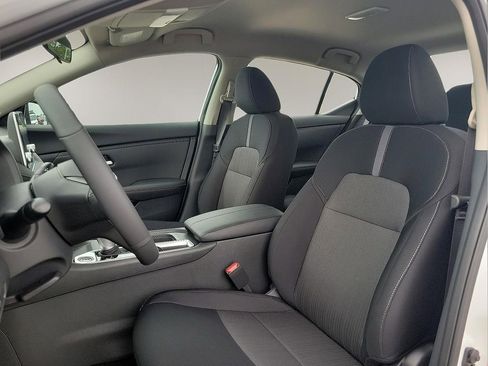 Used 2025 Nissan Sentra SV w/ All-Weather Package FWD image 10
