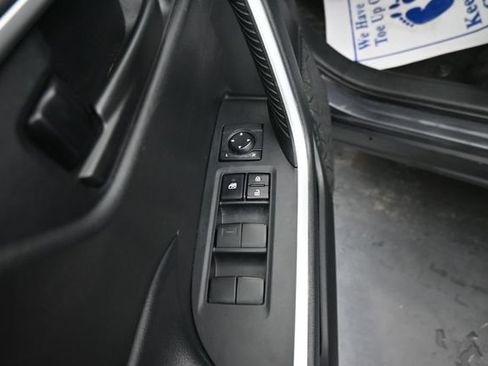 Used 2022 Toyota RAV4 LE FWD image 11