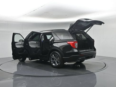 Used 2023 Ford Explorer XLT w/ Equipment Group 202A RWD image 37