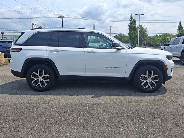 Used 2024 Jeep Grand Cherokee Limited w/ Luxury Tech Group II AWD/4WD image 26
