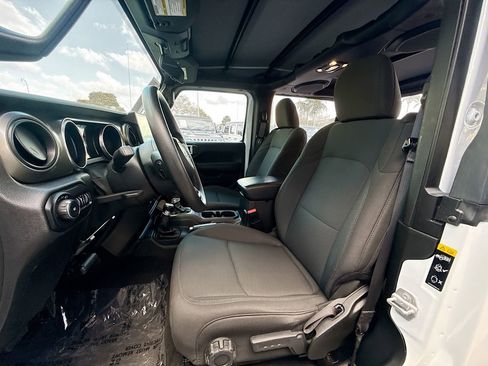 Used 2021 Jeep Wrangler Sport image 23