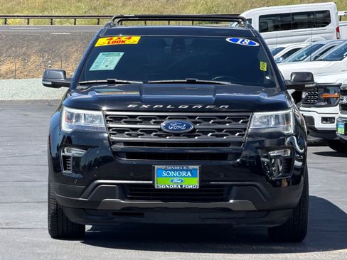 Used 2018 Ford Explorer XLT w/ Equipment Group 202A AWD/4WD image 9