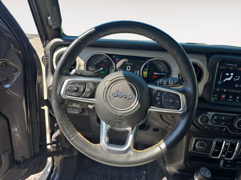 Used 2021 Jeep Wrangler Unlimited Sahara AWD/4WD image 13