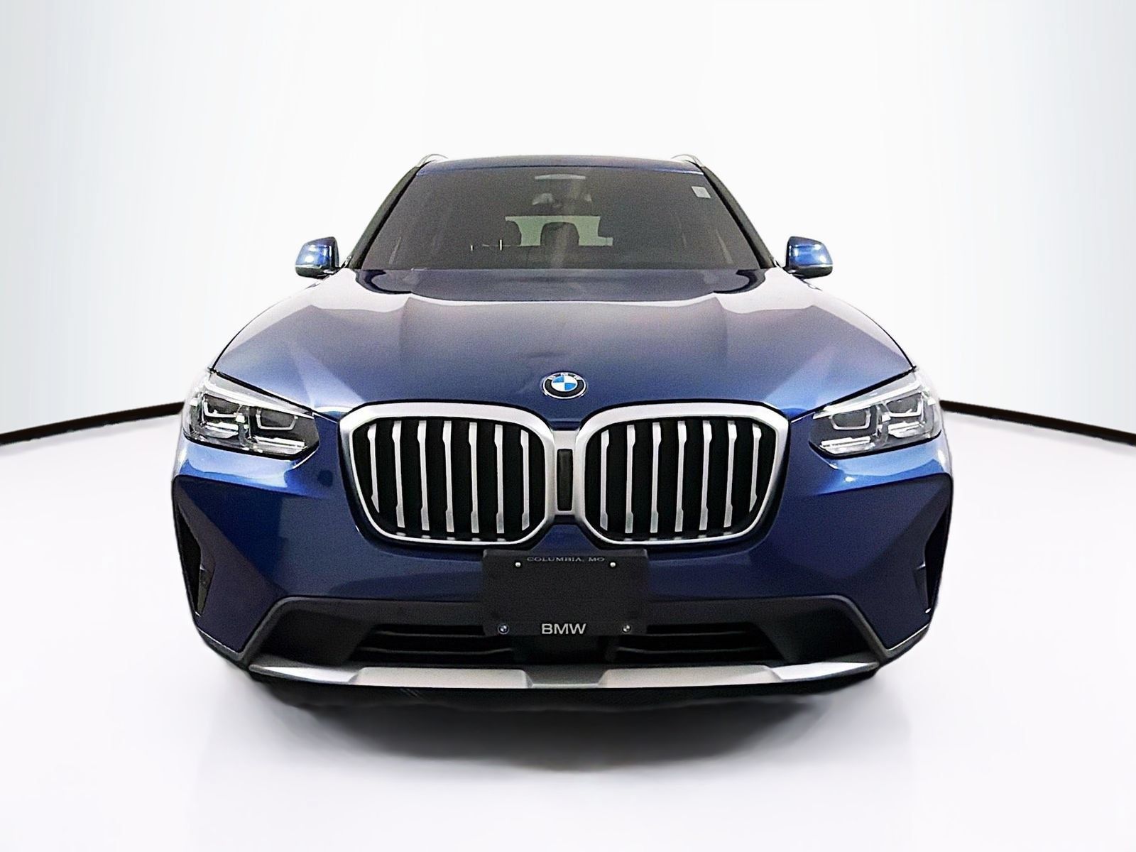 Used 2023 BMW X3 xDrive30i w/ Premium Package w/ZPA AWD/4WD image 2