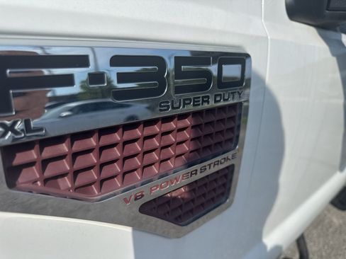 Used 2008 Ford F350 4x4 Crew Cab DRW Super Duty image 4