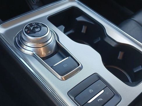 Used 2022 Ford Edge Titanium image 25