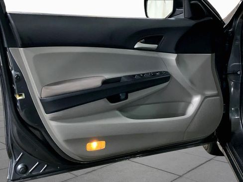 Used 2011 Honda Accord LX image 21