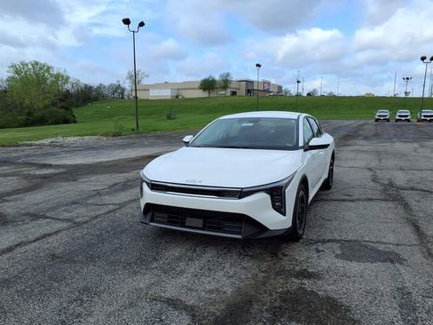 Used 2025 Kia K4 EX FWD image 36