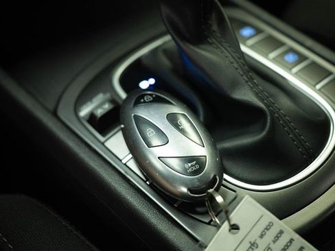 Used 2025 Hyundai Kona SEL FWD image 24