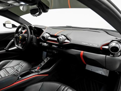 Used 2019 Ferrari 812 Superfast RWD image 14