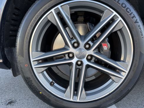 Used 2018 Audi SQ5 Prestige image 25