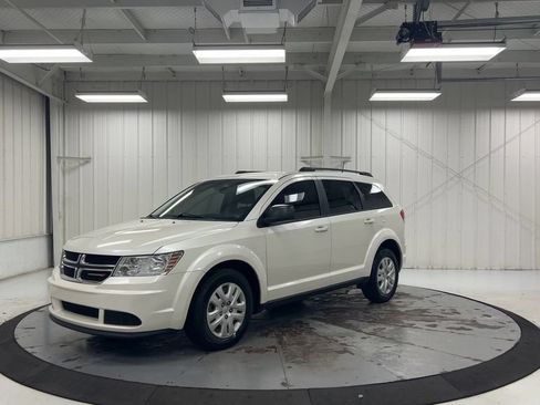 Used 2018 Dodge Journey SE w/ Connectivity Group FWD image 4