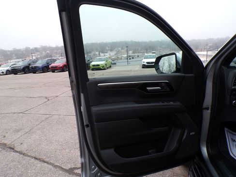 Used 2025 Chevrolet Tahoe Premier image 12