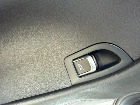 Used 2016 Audi A4 2.0T Premium FWD image 15