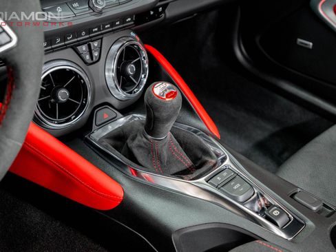 Used 2021 Chevrolet Camaro ZL1 RWD image 17