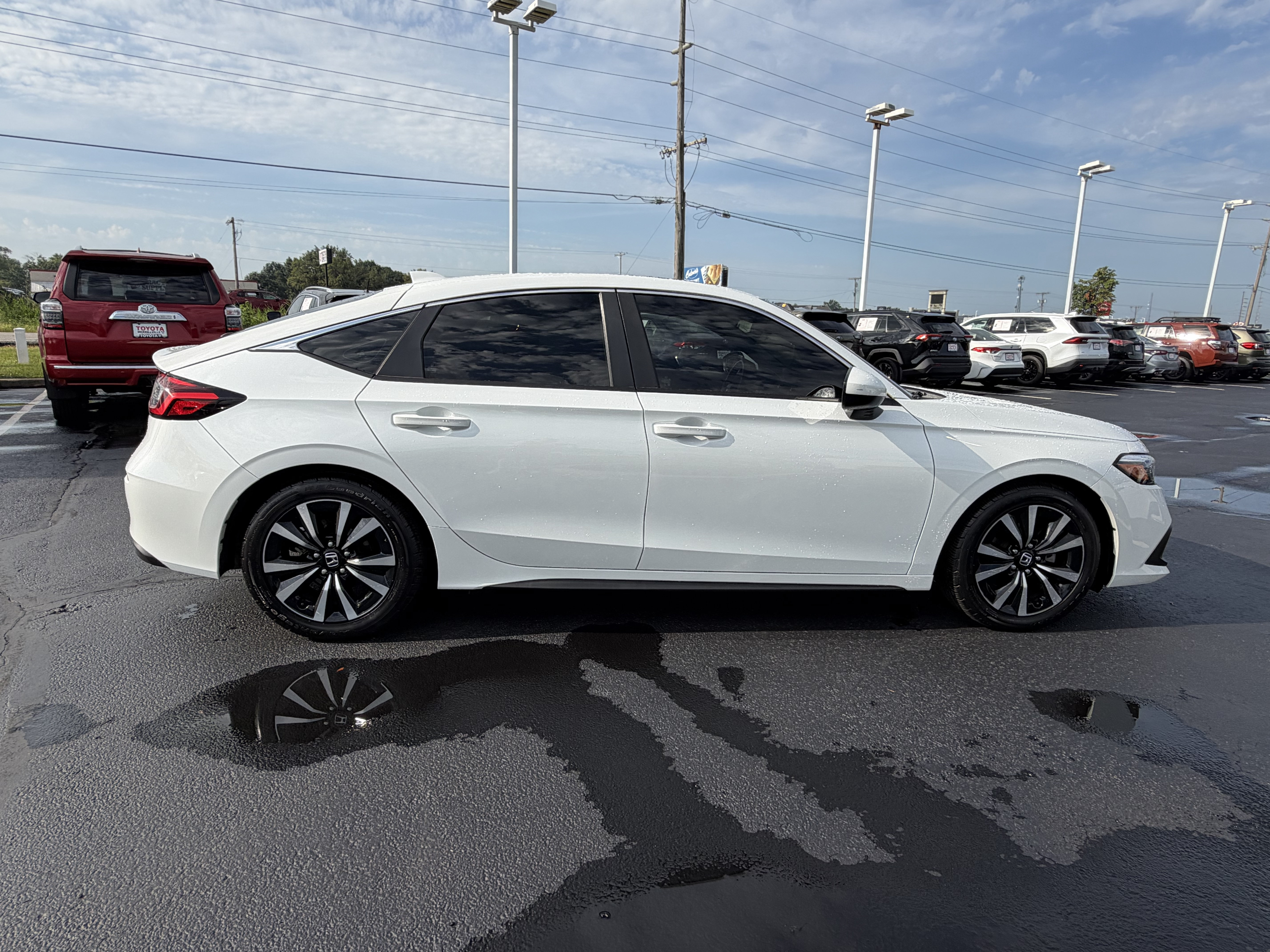 Used 2024 Honda Civic EX-L image 9