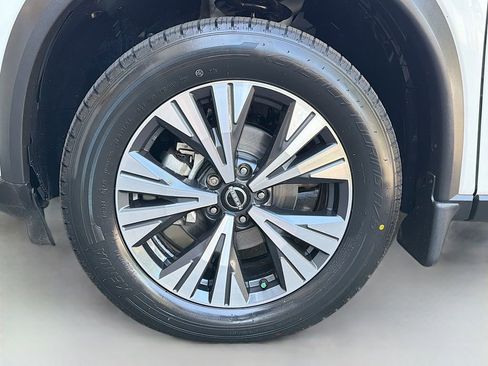 Used 2023 Nissan Rogue SV image 28