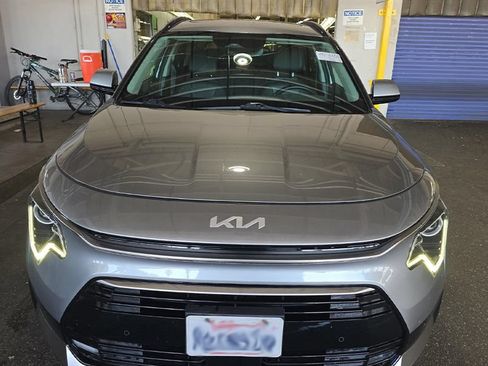 Used 2023 Kia Niro FWD image 7