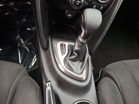 Used 2013 Dodge Dart SXT FWD image 16