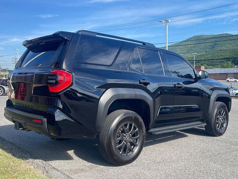 Used 2026 Toyota 4Runner SR5 AWD/4WD image 7