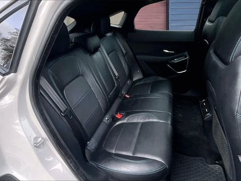 Used 2019 Jaguar E-PACE R-Dynamic SE image 27