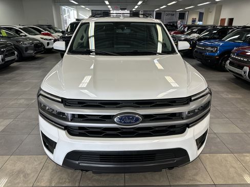 Used 2022 Ford Expedition XLT image 21